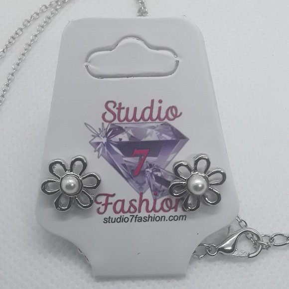 Pearl and Rhinestone Floral Necklace Earring Set - Picture 3 of 5